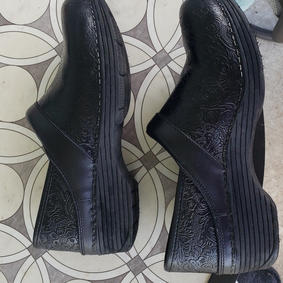 DANSKO Black Tooled Leather Clog - Picture 6 of 8